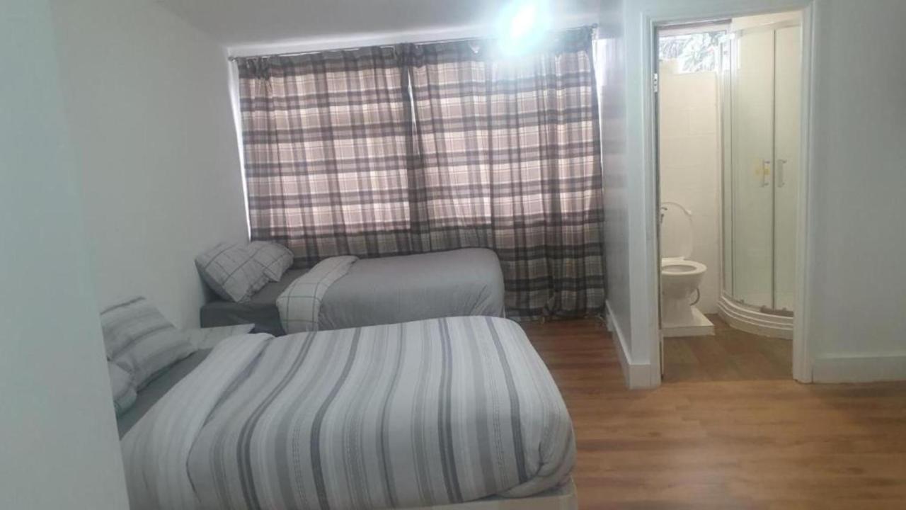 Oyo Timi Holiday Homes Лондон Экстерьер фото