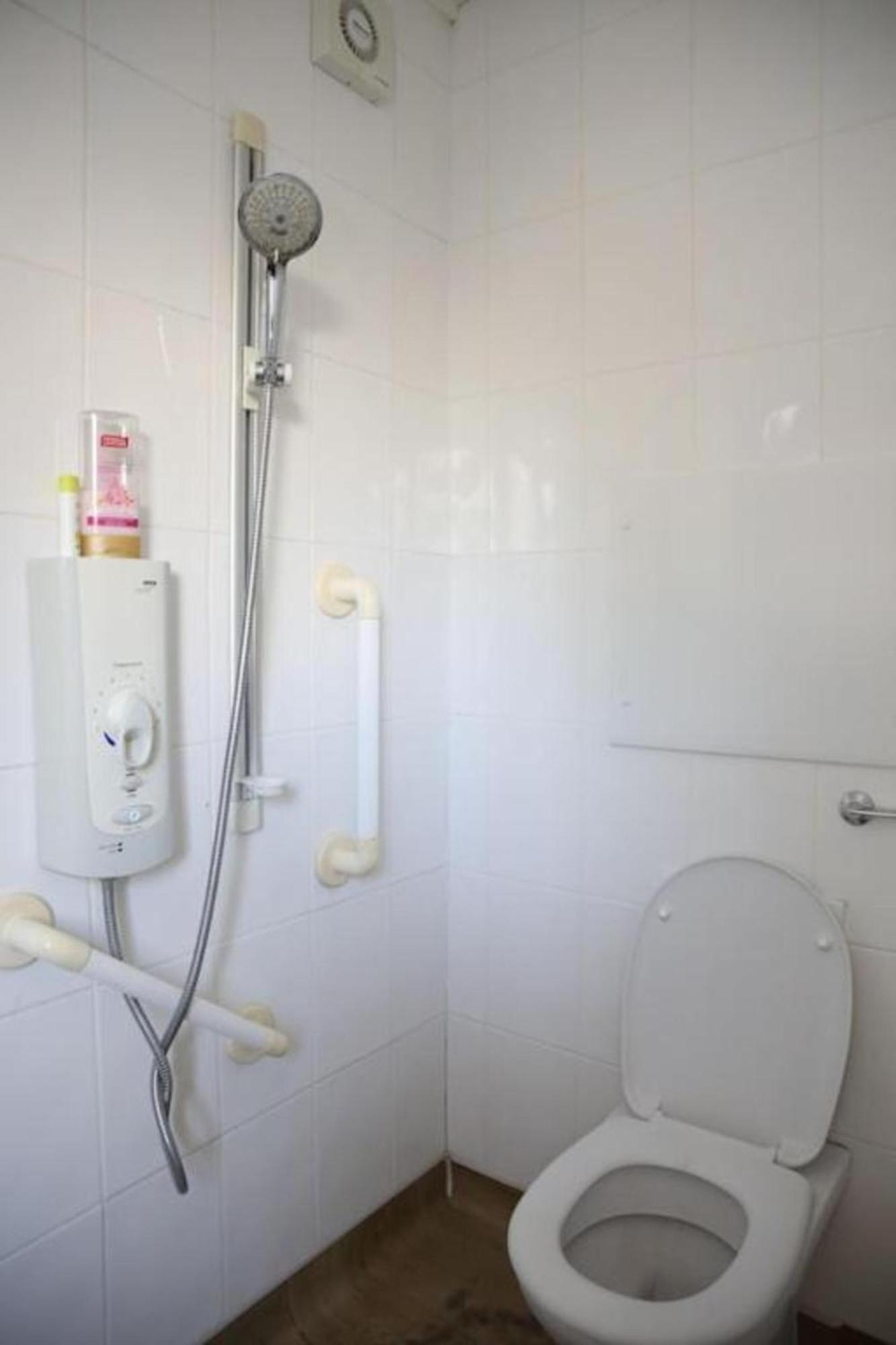 Oyo Timi Holiday Homes Лондон Экстерьер фото