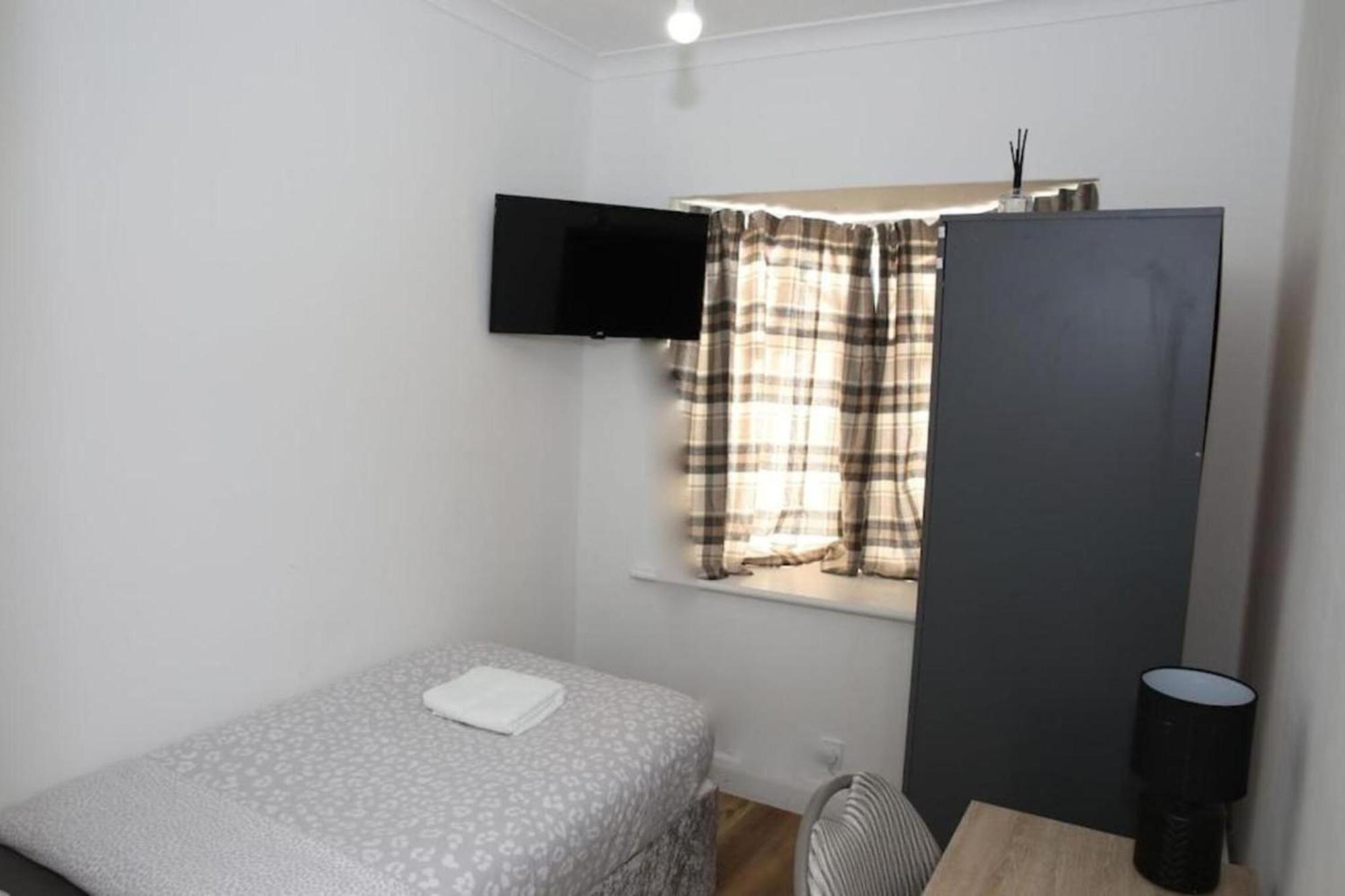 Oyo Timi Holiday Homes Лондон Экстерьер фото